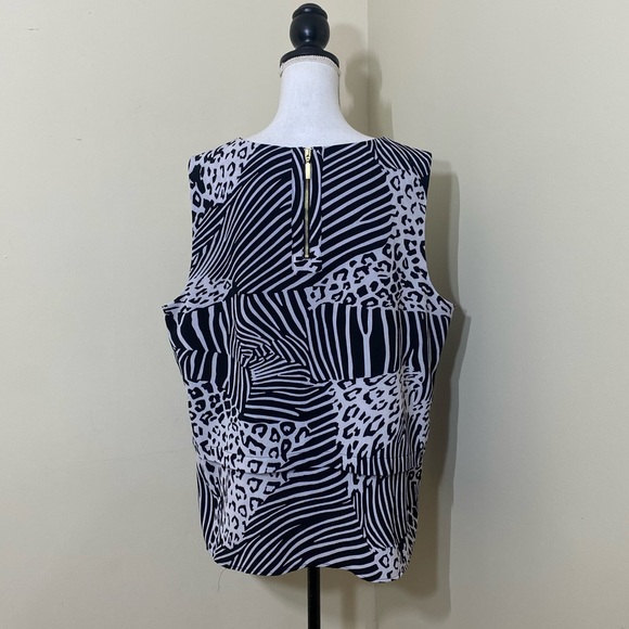 Chicos || woman’s sleeveless rifle blouse size Large (3) - Picture 3 of 7